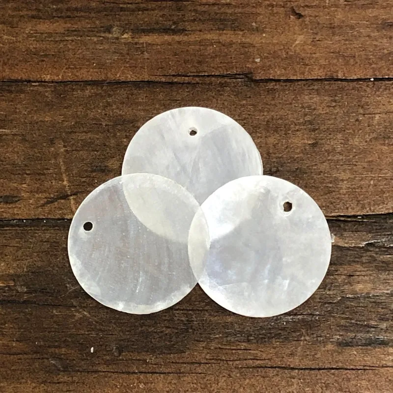 1-Hole 2cm Capiz Shells (100) - White