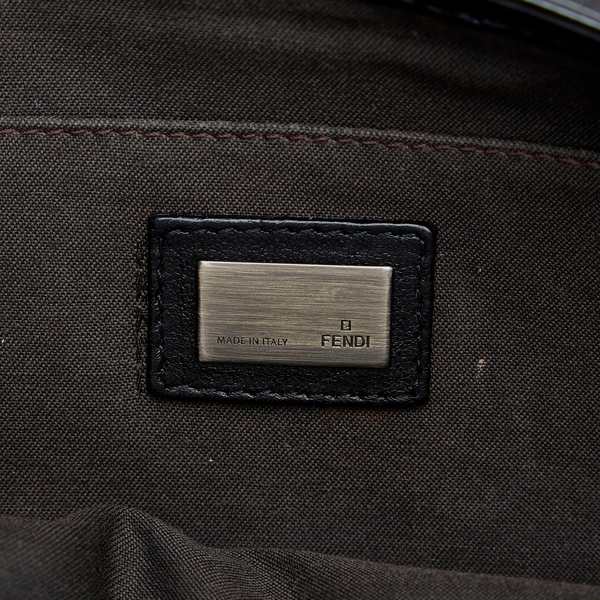 Fendi B Bis Shoulder Bag (SHG-aqq6RF)