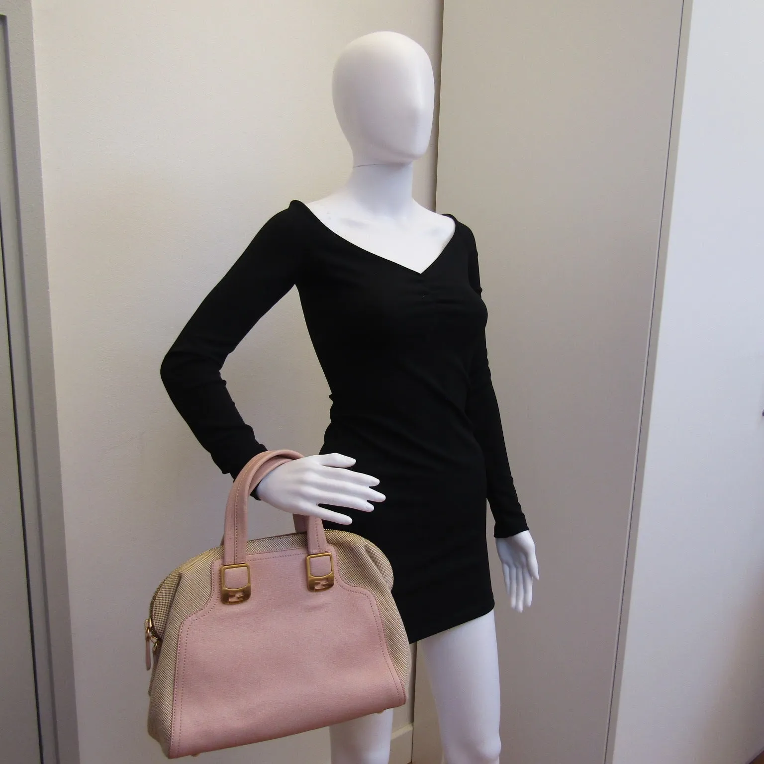 FENDI Chameleon Handbag in Pink Leather