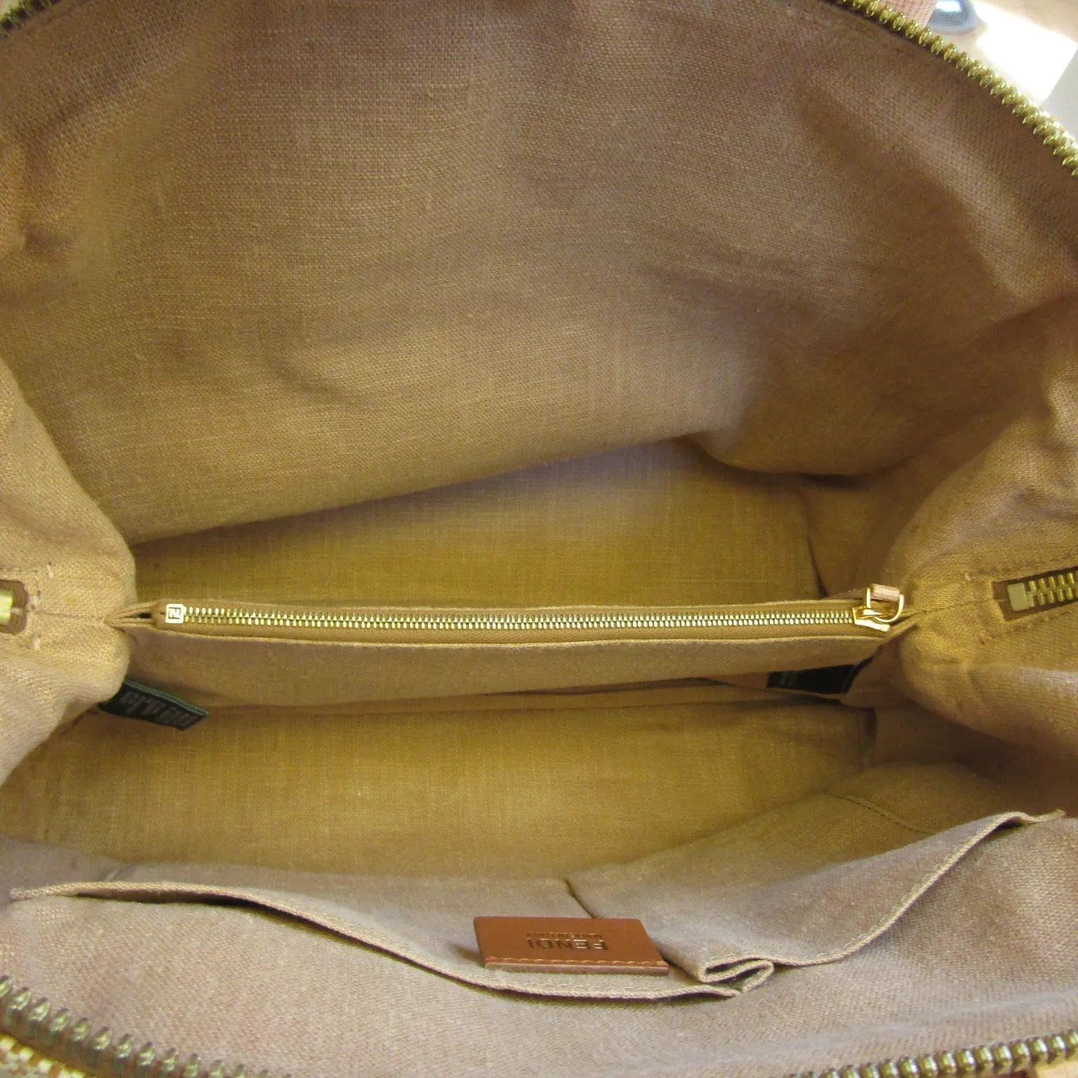 FENDI Chameleon Handbag in Pink Leather