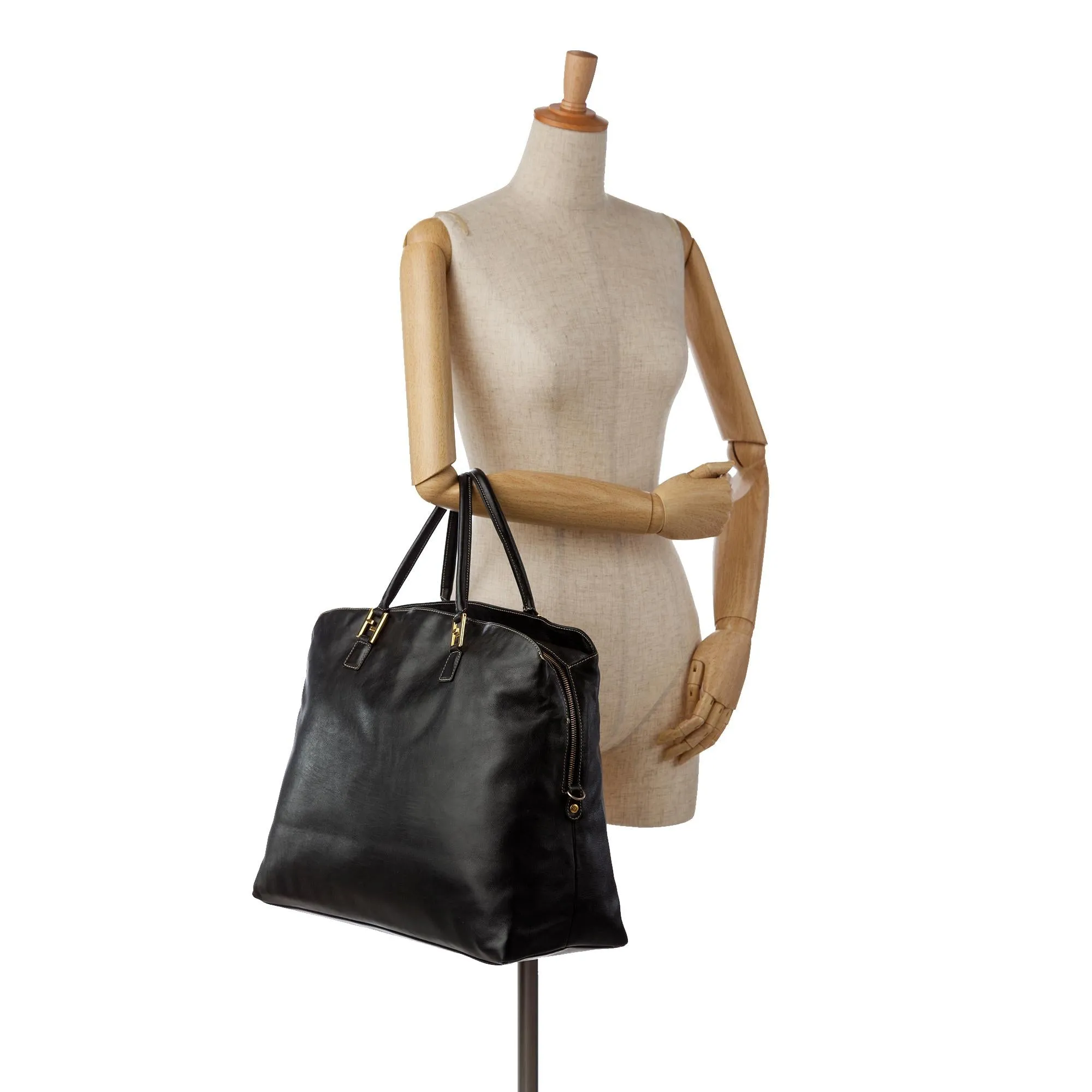 Fendi FF Leather Tote (SHG-37490)