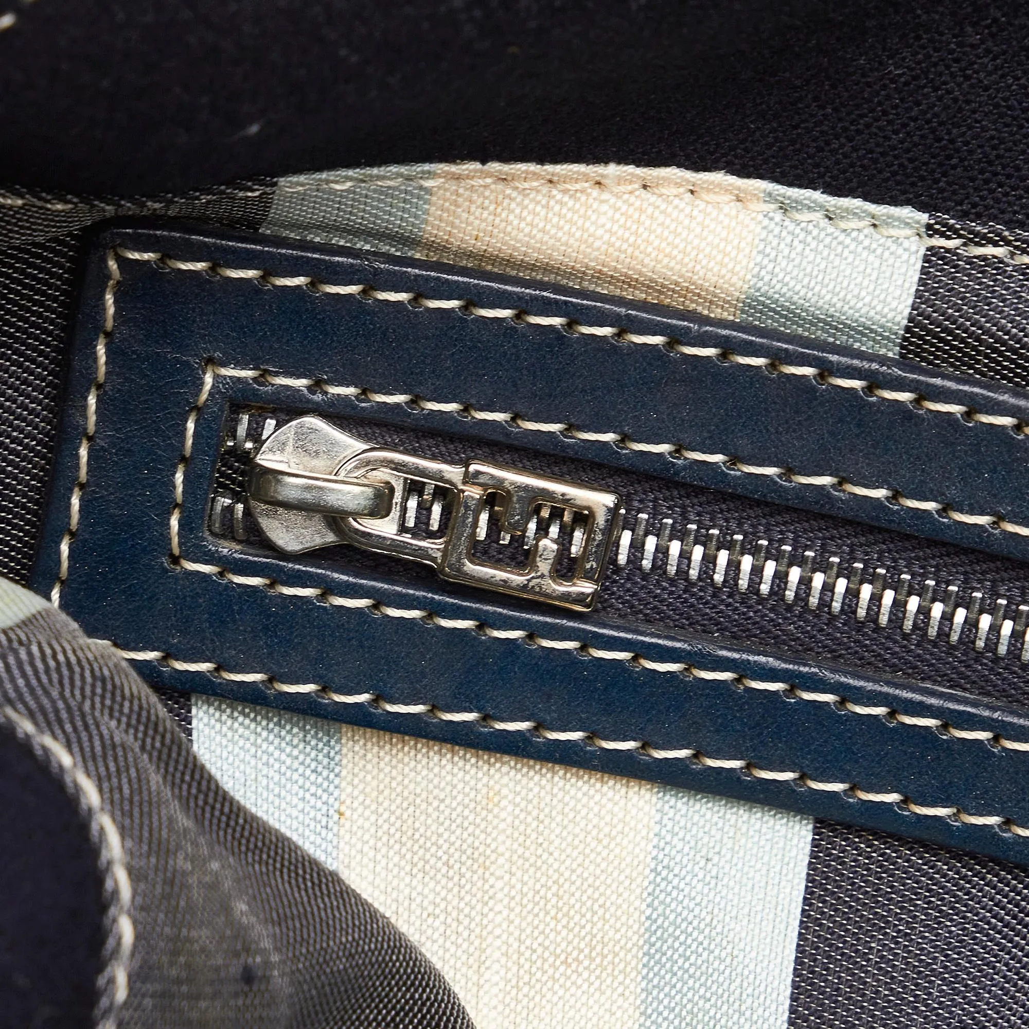 Fendi FF Marble Logo Shoulder Bag (SHG-FeEgbf)